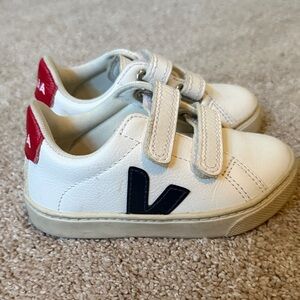 Veja Esplar Navy and Red size 8.5 toddler sneaker